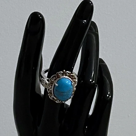 Elegant Silver and Turquoise Bracelet and Ring set - Picture 4 of 4